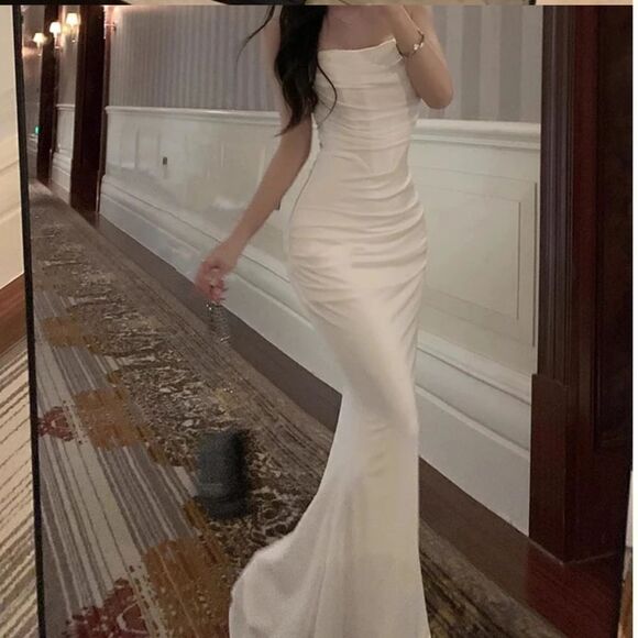 NWT Elegant Sexy Mermaid White Wedding Body Con Long Gown - Picture 5 of 16